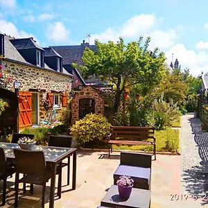 https://gites-de-la-cote-demeraude.inbrittany.com