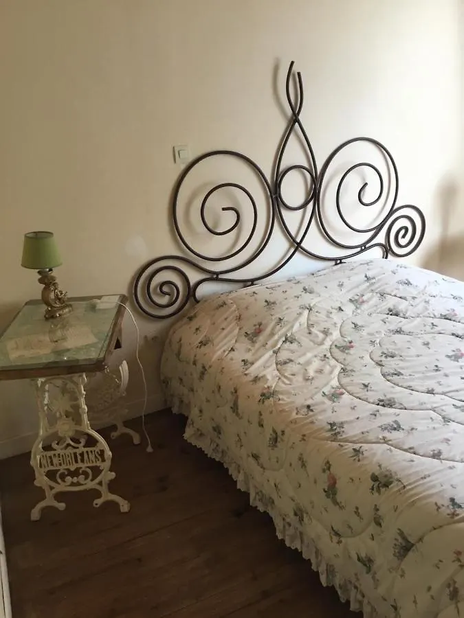 Chambre Pour 2 Personnes Sablons  Sablons (Drome)